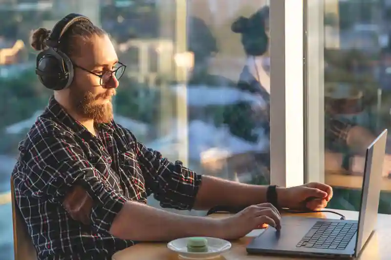 What Are the Most Important Remote Work Skills for Today’s Professionals?